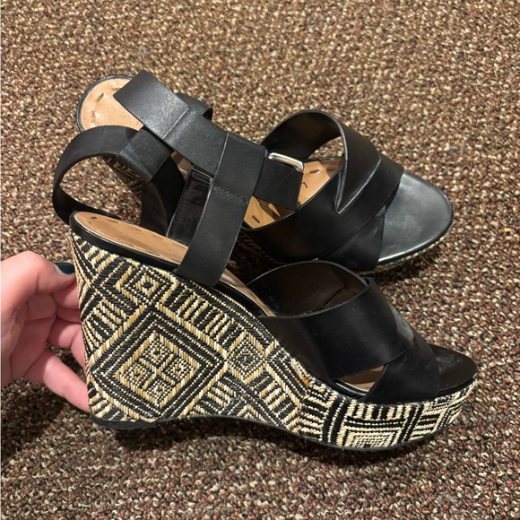 Black & Beige Wedges - Picture 3 of 3